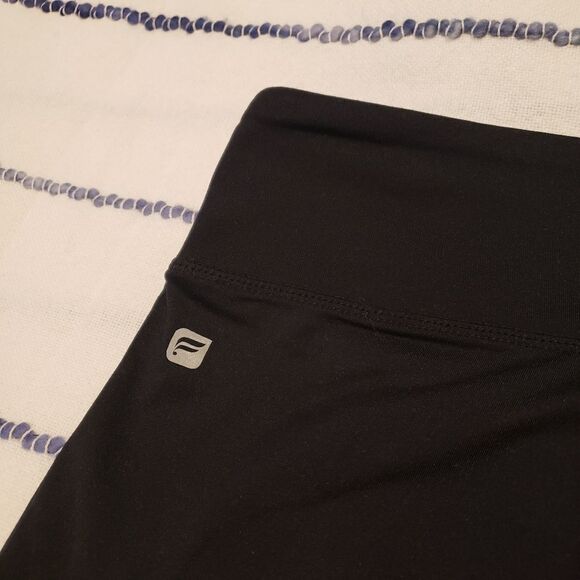 Fabletics pleated capris, size Small - Picture 5 of 7